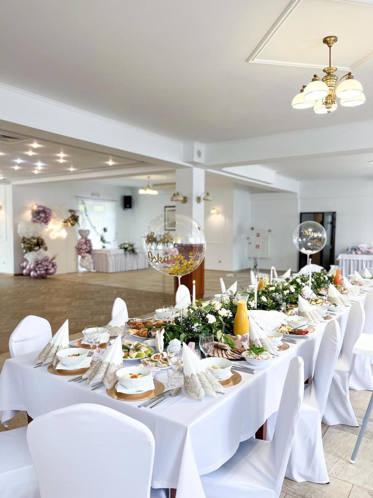 Hotel Victoria Олкуш Екстериор снимка