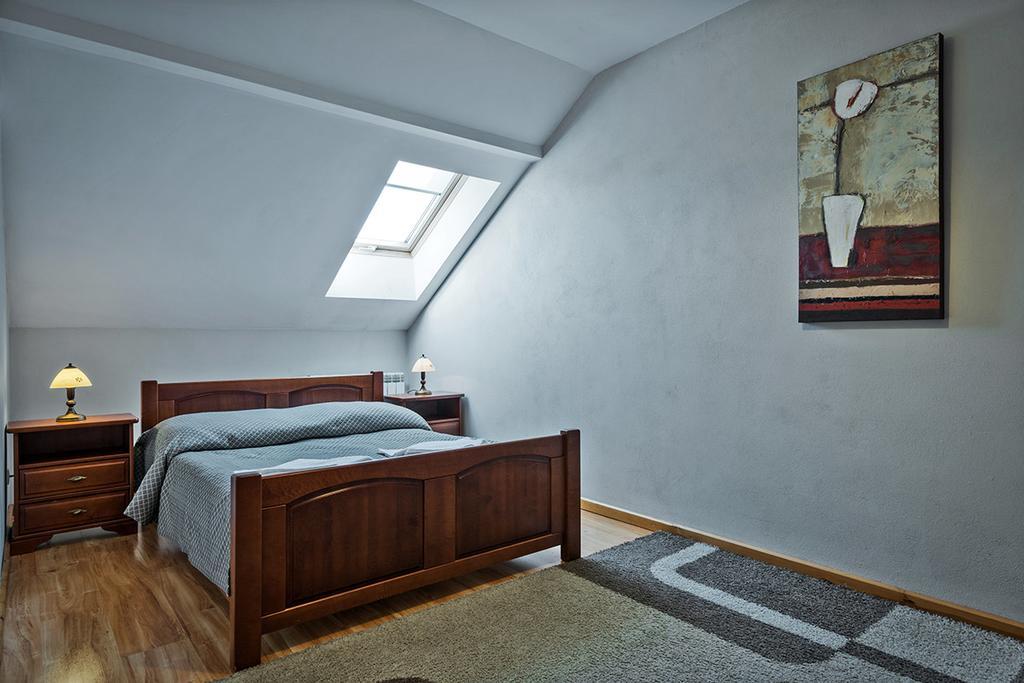 Hotel Victoria Олкуш Екстериор снимка