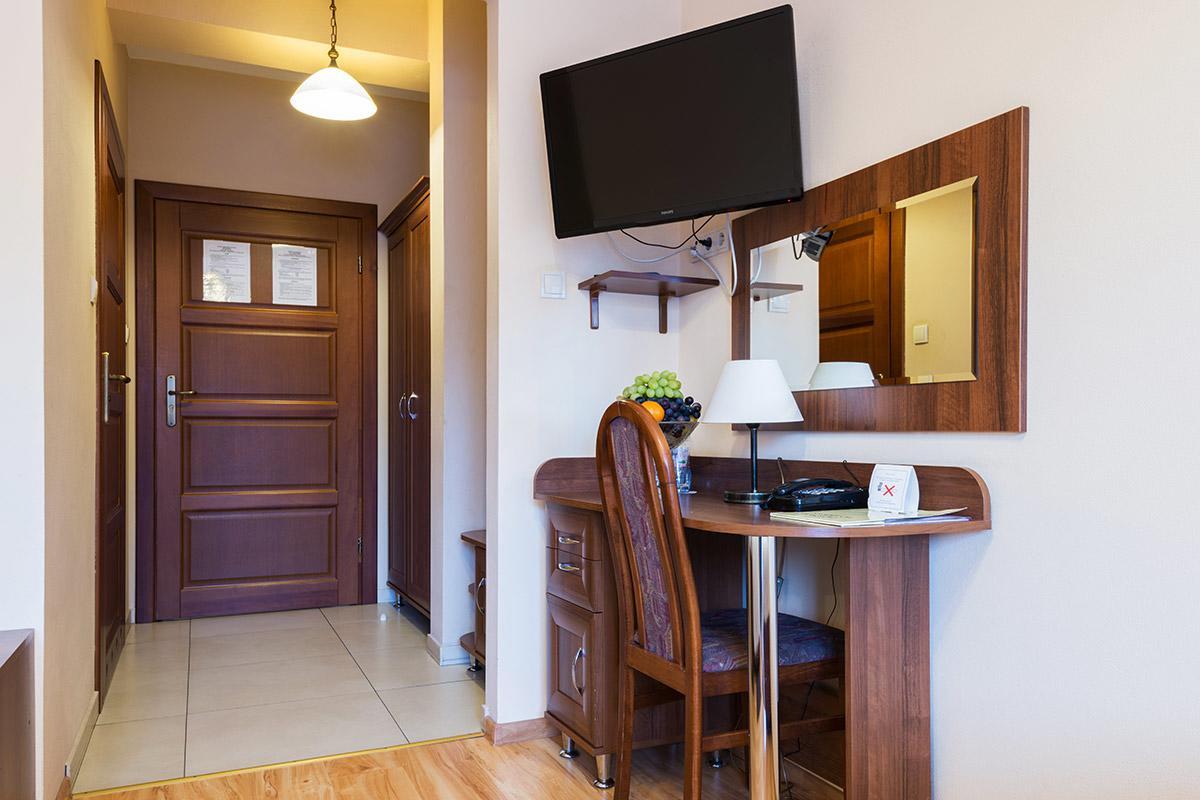 Hotel Victoria Олкуш Екстериор снимка