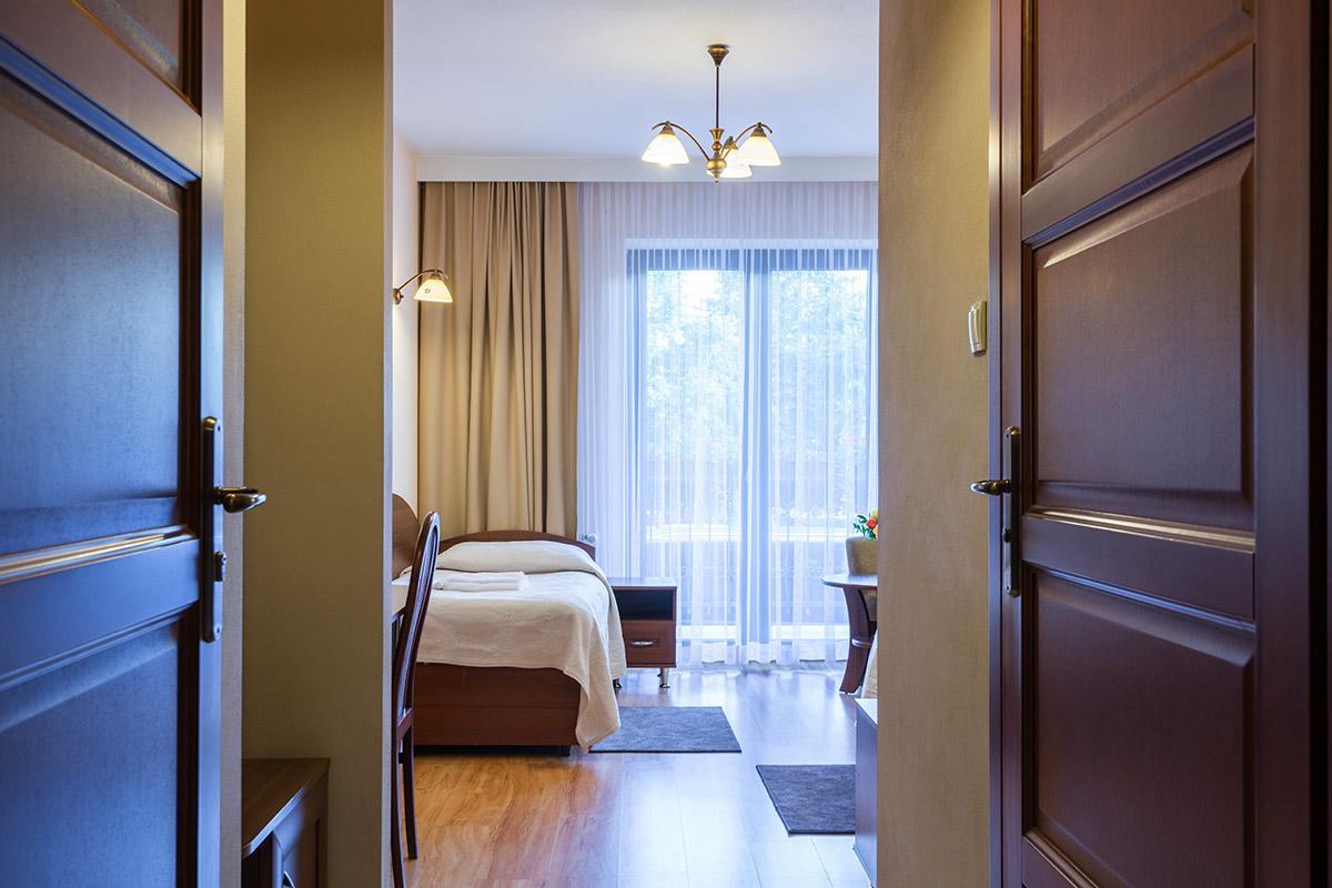 Hotel Victoria Олкуш Екстериор снимка