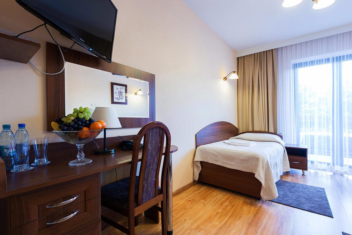 Hotel Victoria Олкуш Екстериор снимка
